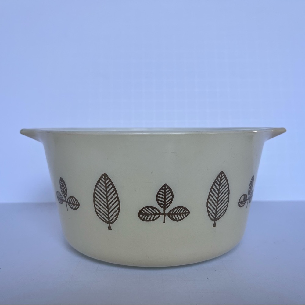 Pyrex Vintage Gold Leaf Pattern Casserole Dish